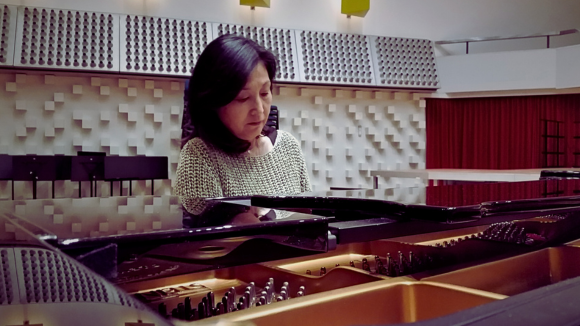 Atzko Kohashi recording solo piano for Sound Liaison