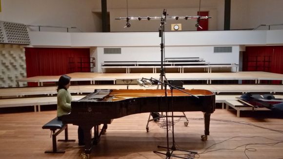 Atzko Kohashi recording solo piano -  Soul Eyes for Sound Liaison