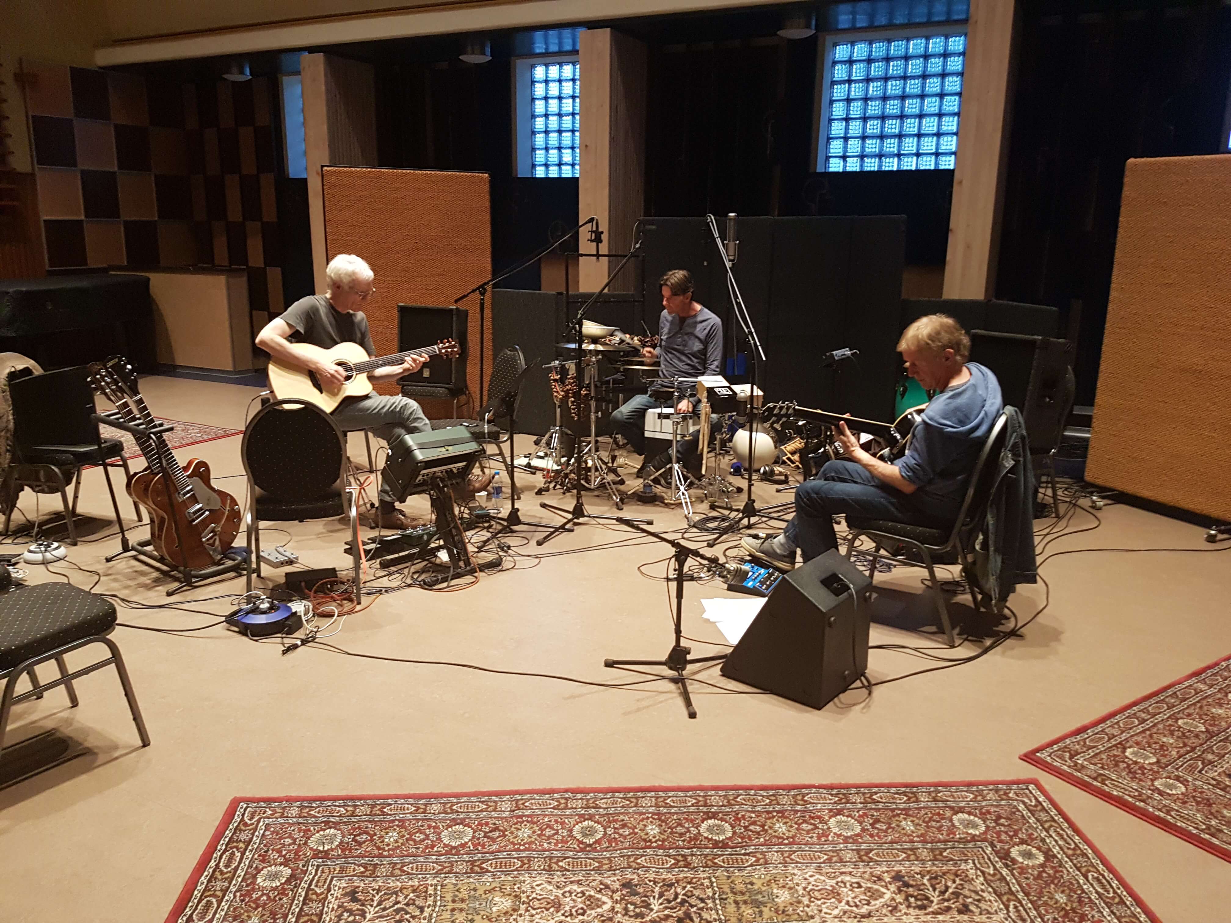 # Hands Clapping performes Way Over Yonder at Sound Liaison